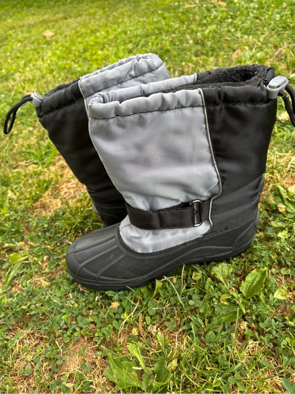 Mountain Creek Kids Big Boys Youth Winter insulated Snow Boots Size 7 Black Gray
